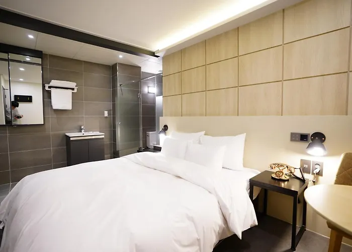 Dongdaemun Saturn Hotel